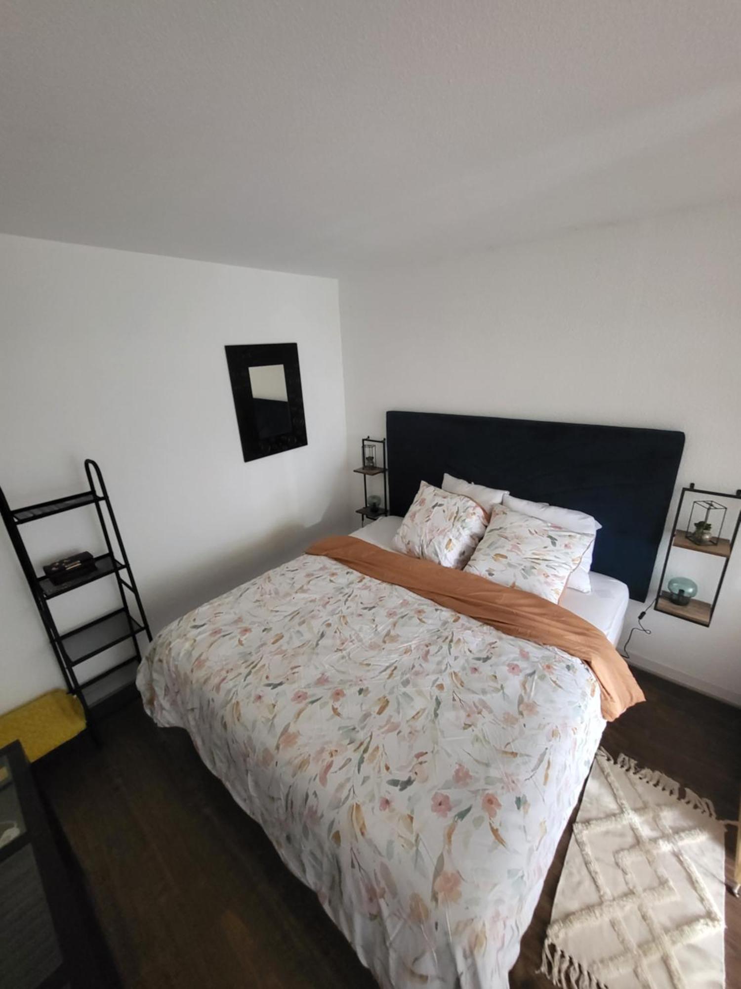 Studio Elegant A Cergy Bagian luar foto